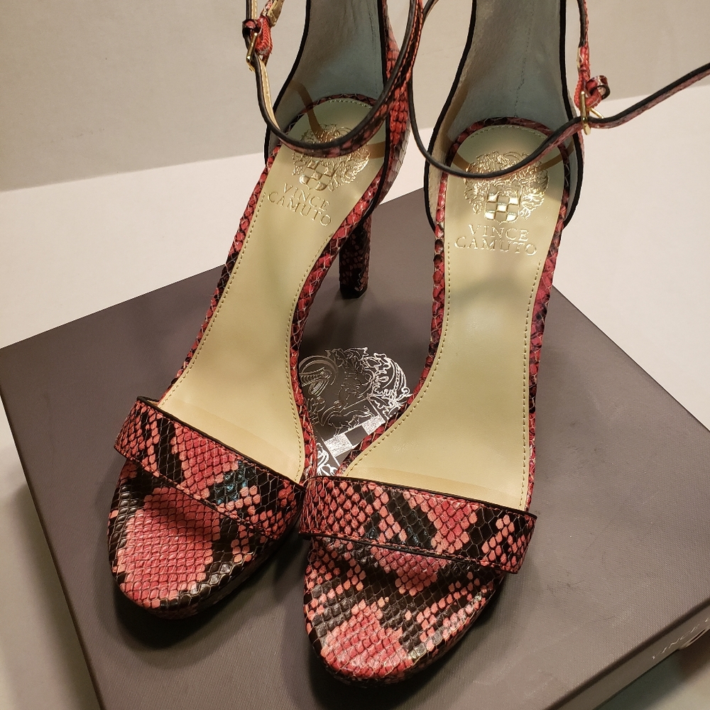 Vince Camuto Retro Python heels size 7.5